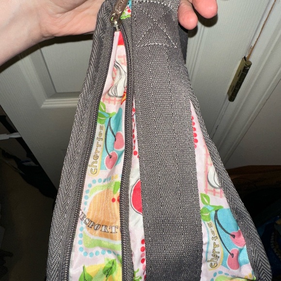 LeSportsac Deluxe Everyday Crossbody Bag Farmer’s Market - Picture 8 of 16